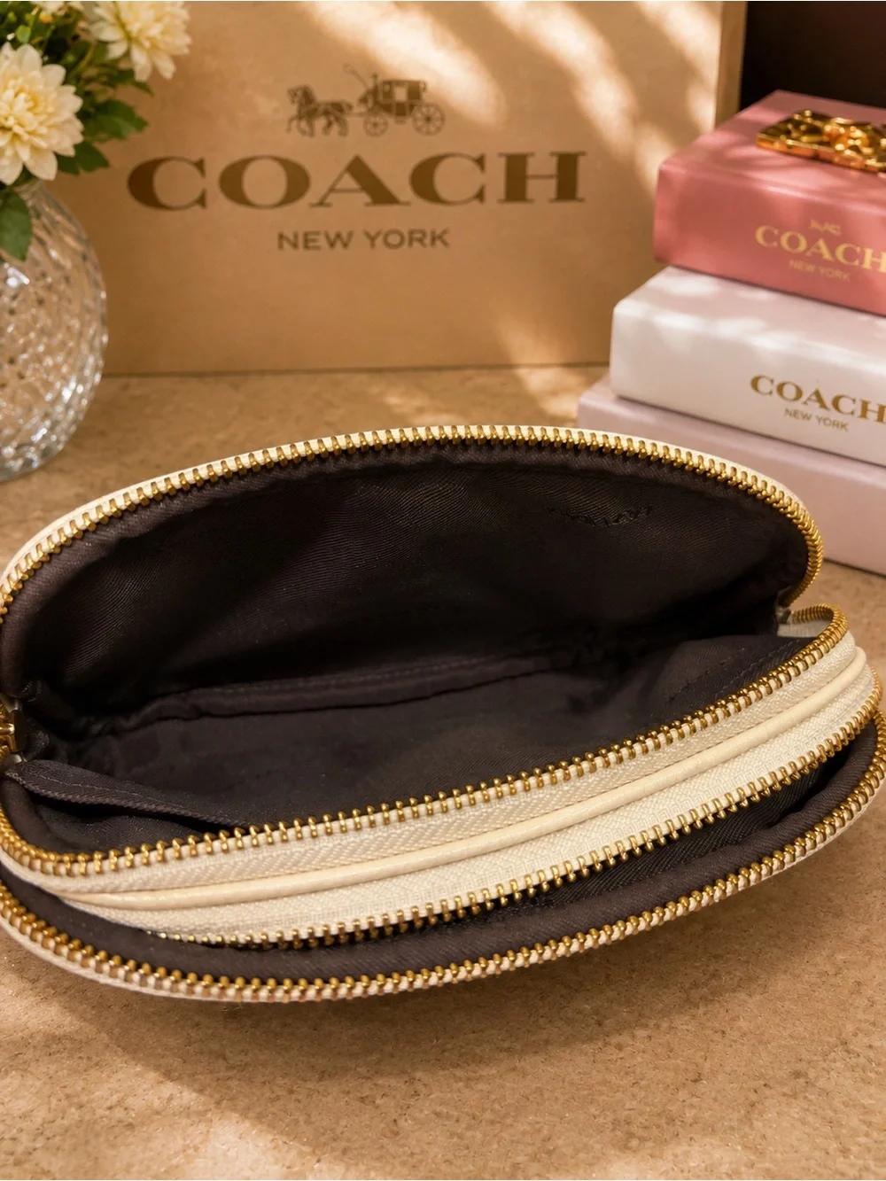 Coach Crossbody Clutch Flower Patch Print Chalk Floral Double Zip EUC